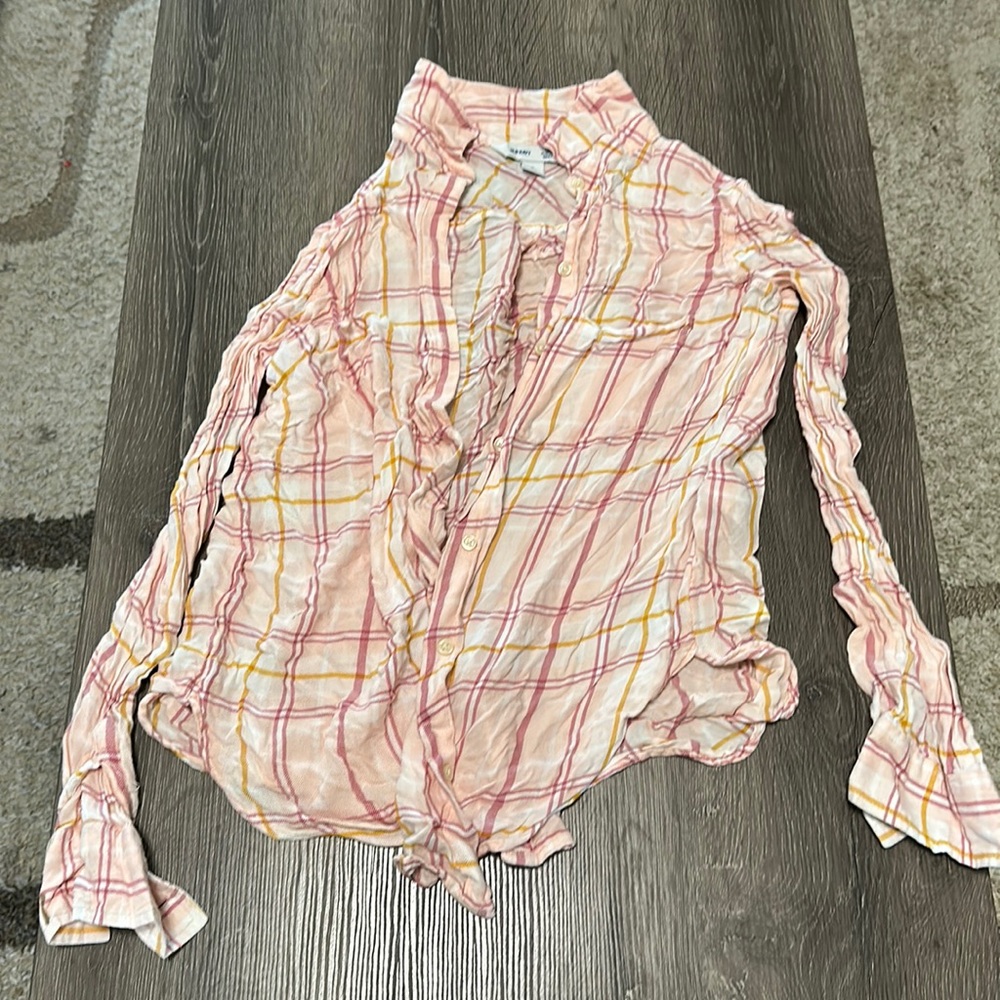 Women’s Old Navy button up size medium shirt